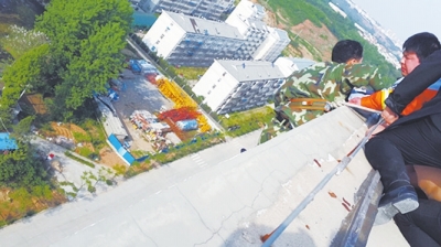 18楼跳下那一霎保安拉住他的手 - 行业新闻 - 亚洲必赢